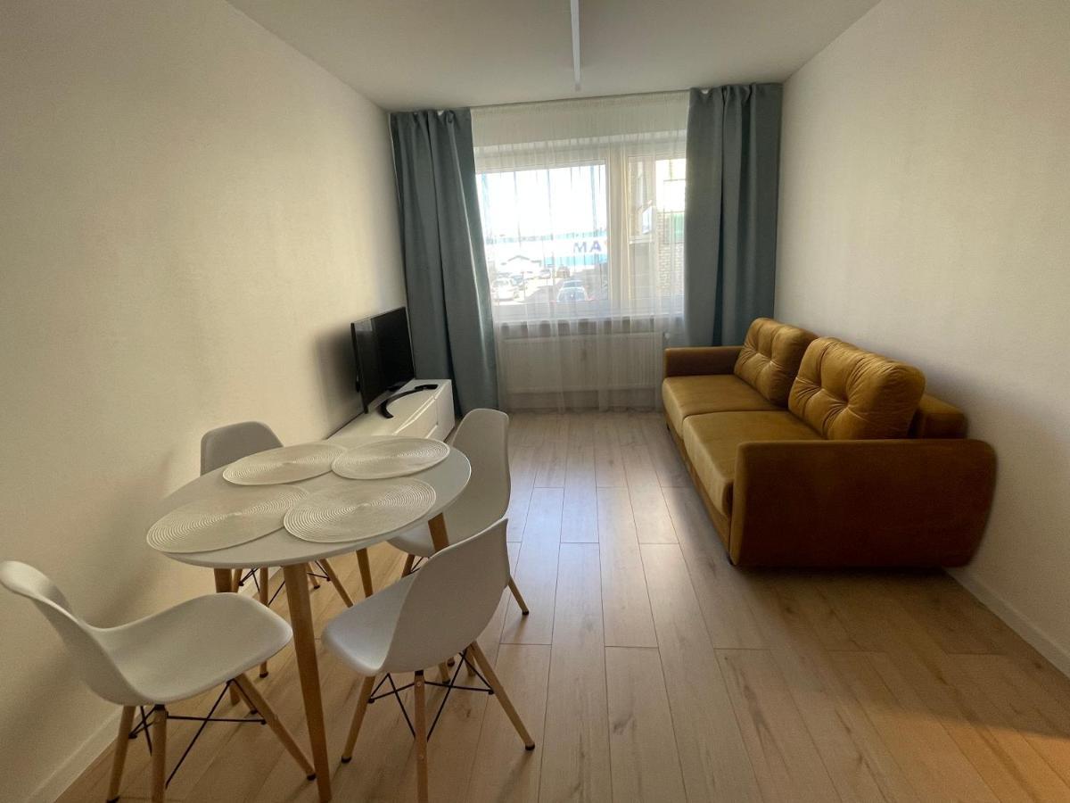 Mb Livinga Apartamentai Taikos G Mažeikiai Exterior foto